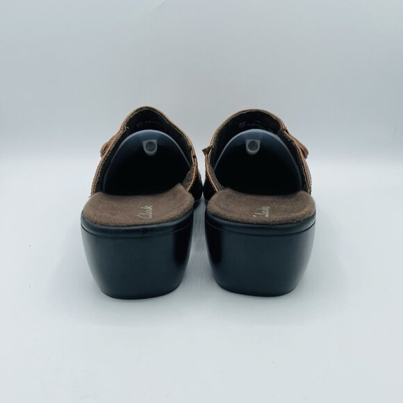 Clarks Shoes Womens Size 11 M Brown Leather Comfort Mules Clogs Slip On Heeled - Picture 7 of 11